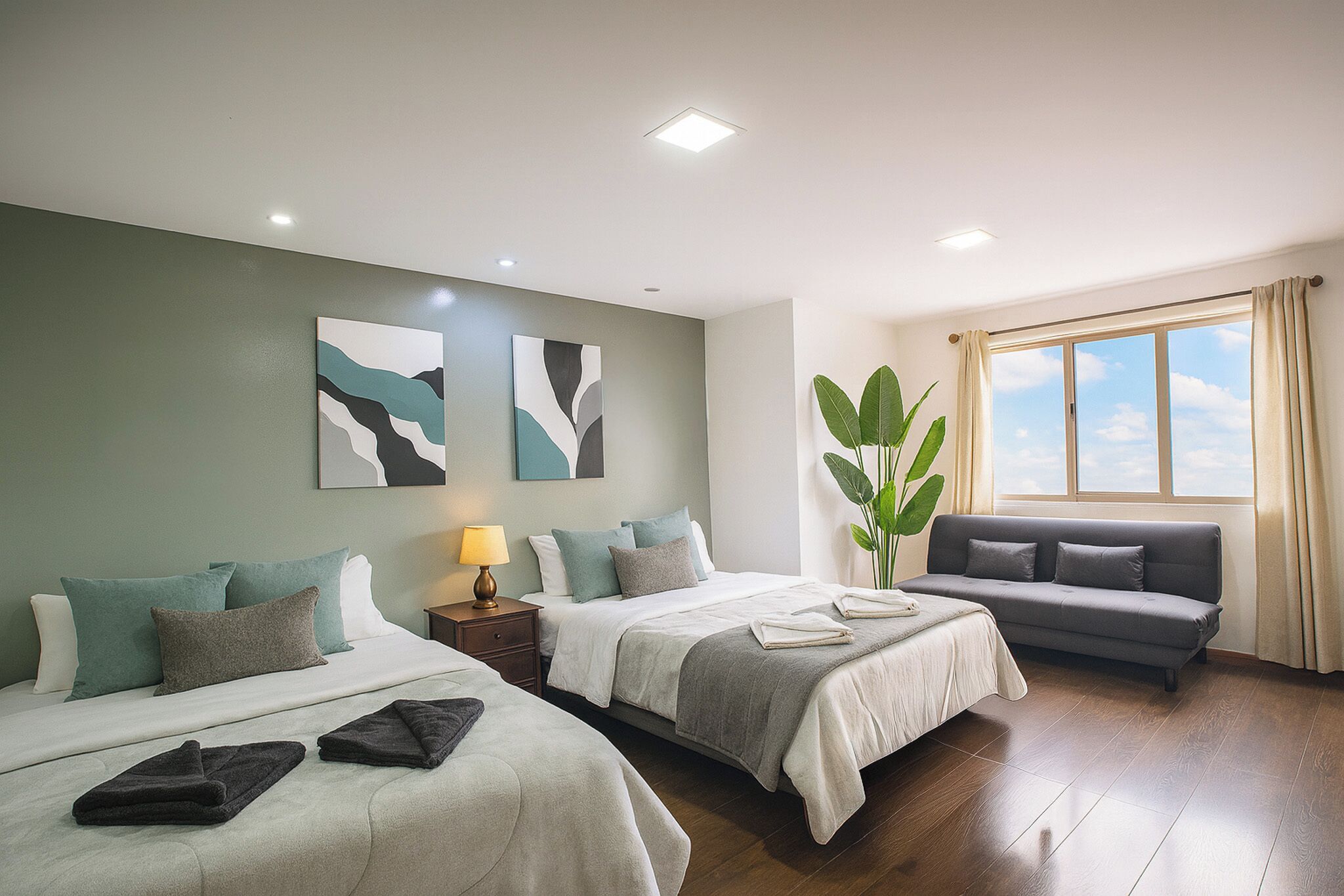 2 bedrooms, iron/ironing board, internet, bed sheets