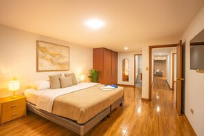 3 bedrooms, iron/ironing board, internet