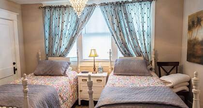 Guest House of Kentucky (2 Singles - 2nd Floor)