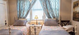 Guest House of Kentucky (2 Singles - 2nd Floor)
