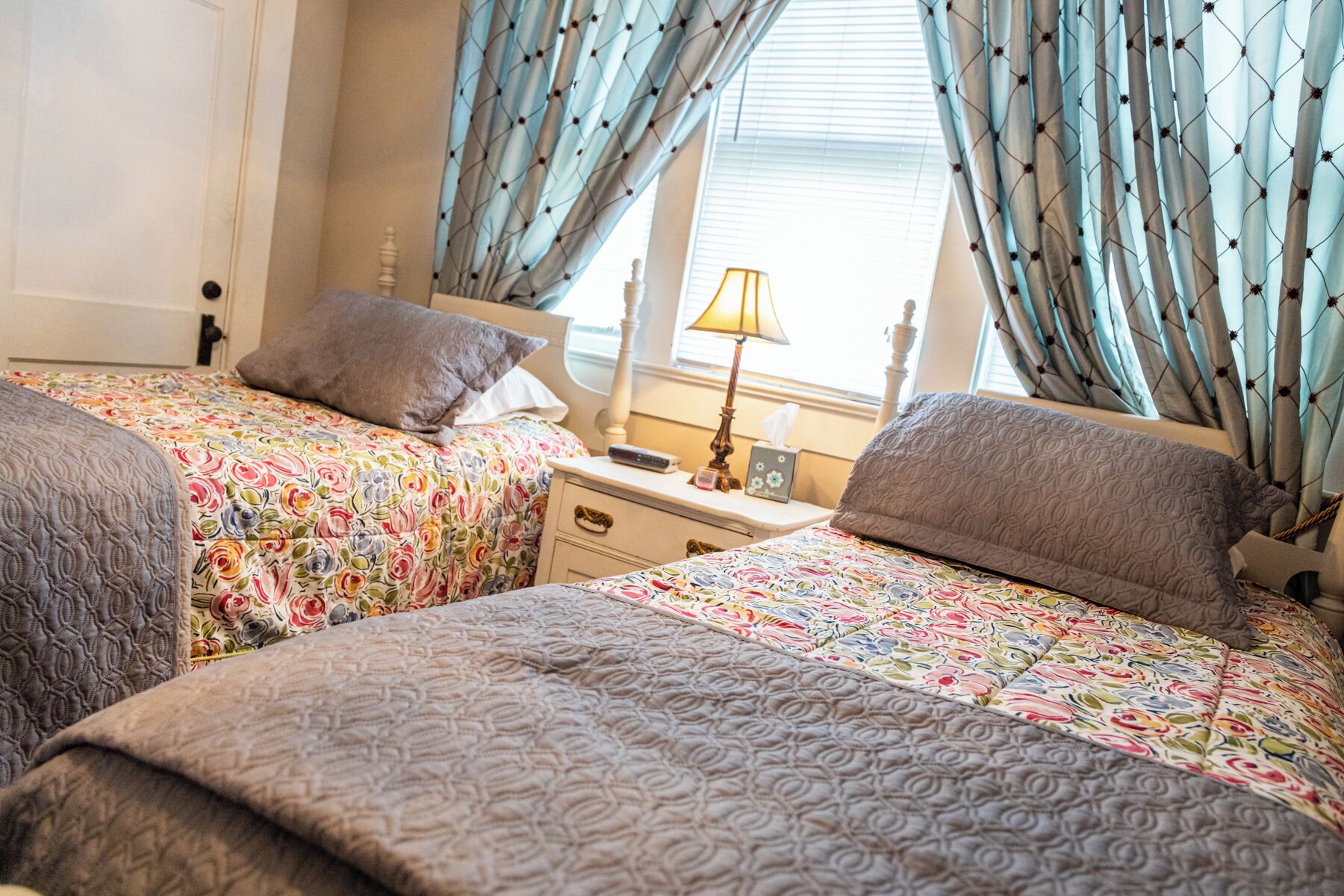 1 makuuhuone, silitysrauta/-lauta, vuodevaatteet