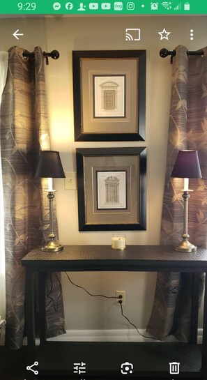 Interior - The Peaceful Garrard Inn (Lancaster)