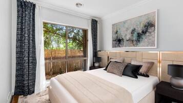 2 bedrooms, WiFi, bed sheets