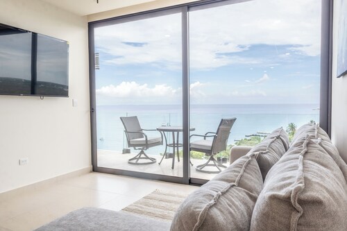 Sea View Getaway Cozumel - Top Floor