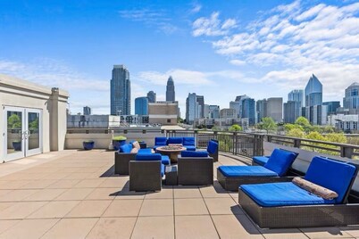 Uptown Charlotte Condo 2 BR/ Rooftop & city views