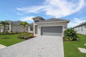 Exterior - Private Pool Home In Wellen Park - golf included - Links & Leisure (Venice)