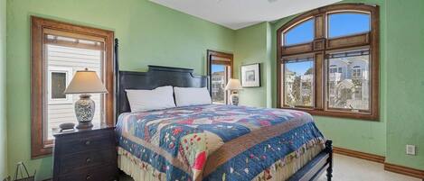 7 habitaciones, internet y ropa de cama