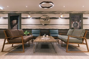 Lobby sitting area - Student Only The Chapel (Manchester)