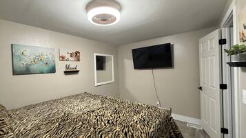 WiFi, bed sheets