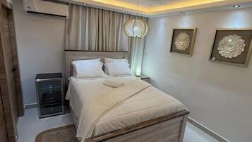 3 bedrooms, iron/ironing board, Internet, bed sheets