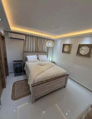 3 bedrooms, iron/ironing board, Internet, bed sheets