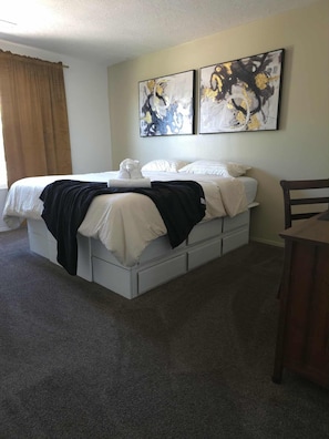 3 habitaciones, escritorio, wifi gratis y ropa de cama
