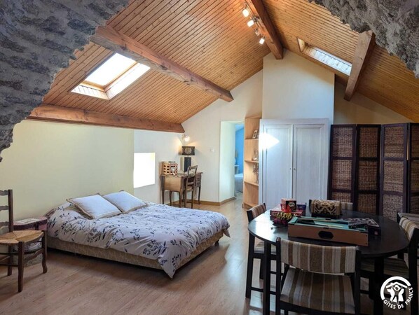 5 bedrooms