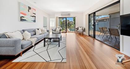 KozyGuru | Chittaway Point | Lakeside Luxe Retreat