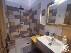 Een douche, een haardroger