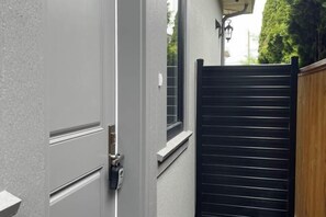 Exterior - Home In Vancouver (Greater Vancouver)