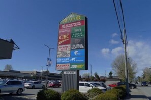 Free self-parking - Home In Vancouver (Greater Vancouver)