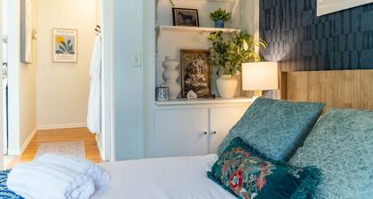 Stylish UM Loft on Diag