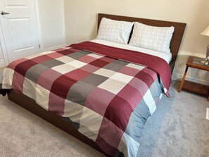 4 多间卧室、办公桌、熨斗/熨衣板、��免费 WiFi