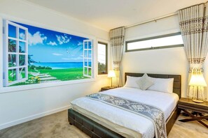 4 bedrooms, iron/ironing board, WiFi, bed sheets