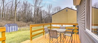 Charming Columbus Home about 7 Mi to Ohio State!