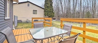 Charming Columbus Home about 7 Mi to Ohio State!