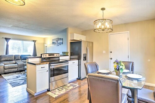 Charming Columbus Home about 7 Mi to Ohio State!