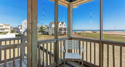 Whale - Steps to Beach | Dog-Friendly Buxton Stay