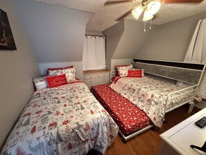 2 bedrooms, iron/ironing board, WiFi, bed sheets