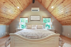 5 bedrooms, iron/ironing board, free WiFi, bed sheets