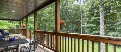 تناول الطعام بالخارج