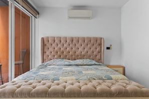 1 chambre, fer et planche à repasser, draps fournis