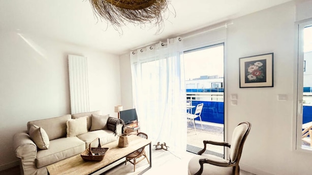 Living area - Apartment in Croix de Vie Near the Beach (Saint-Gilles-Croix-de-Vie)
