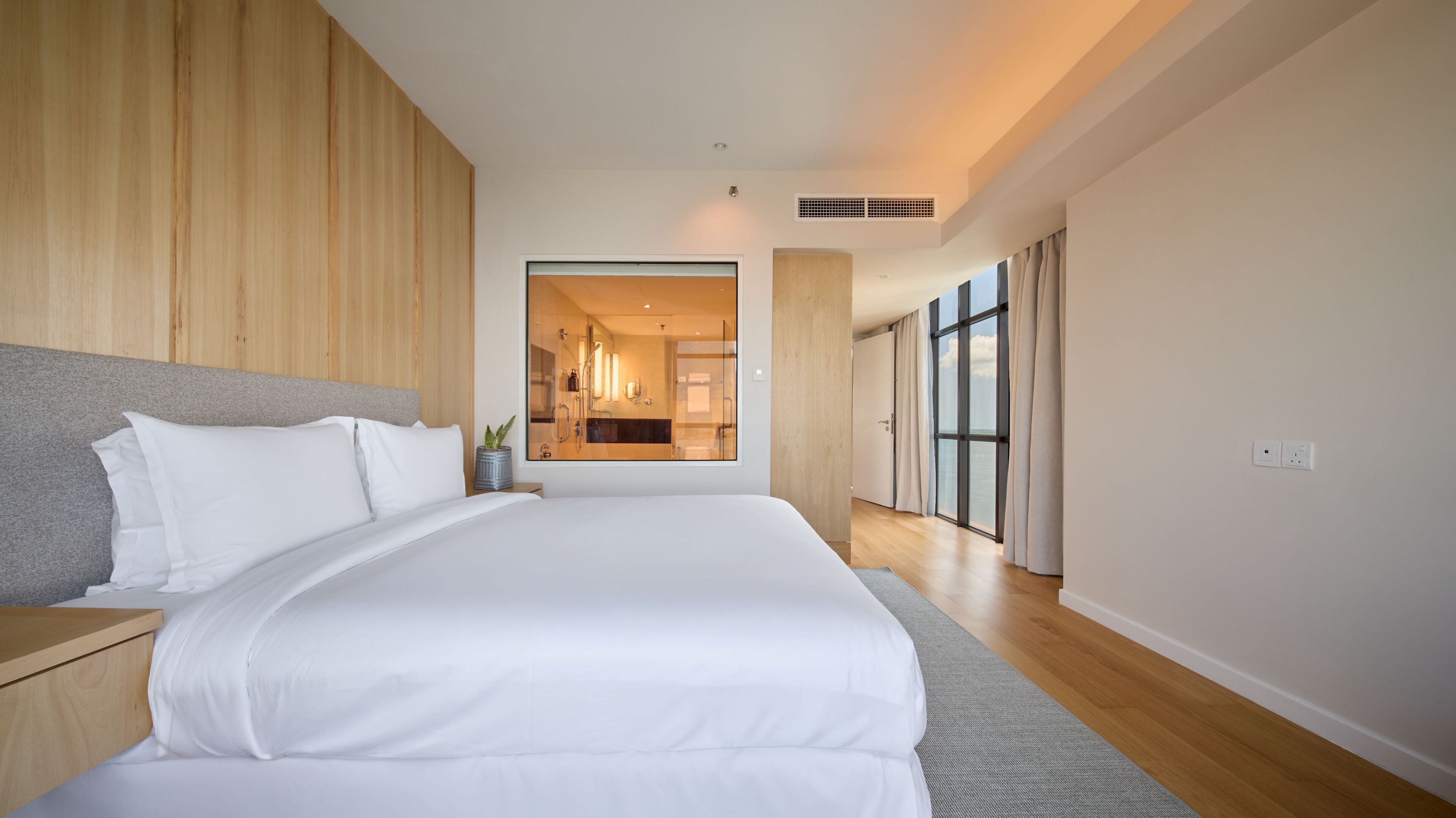 Ormond Suite | In-room safe, desk, iron/ironing board, free WiFi