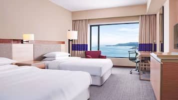 In-room safe, desk, free WiFi