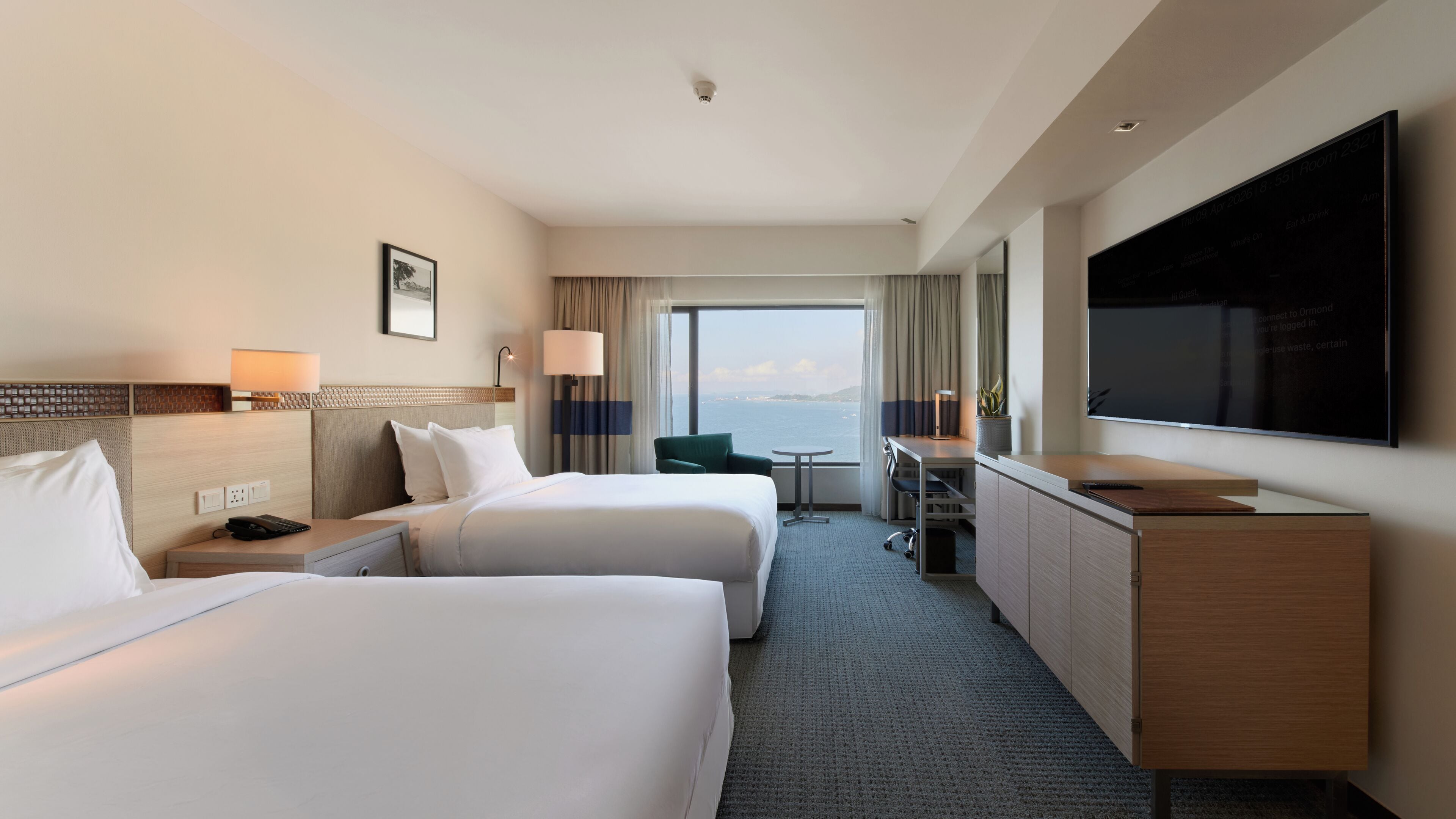 In-room safe, desk, free WiFi