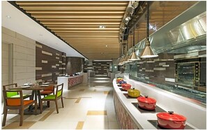 Daily buffet breakfast (MYR 35 per person)