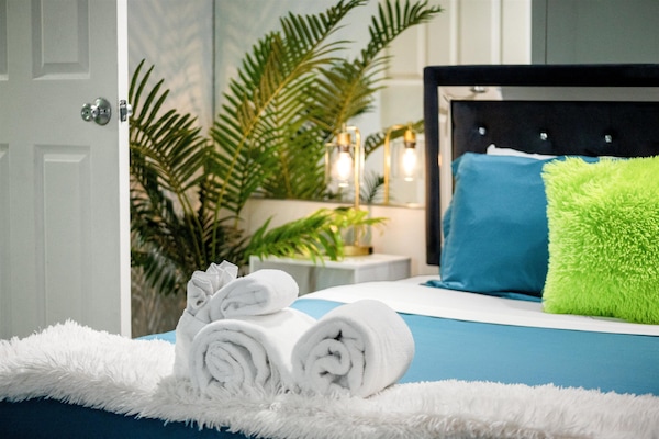 4 slaapkamers, een strijkplank/strijkijzer, gratis wifi, beddengoed