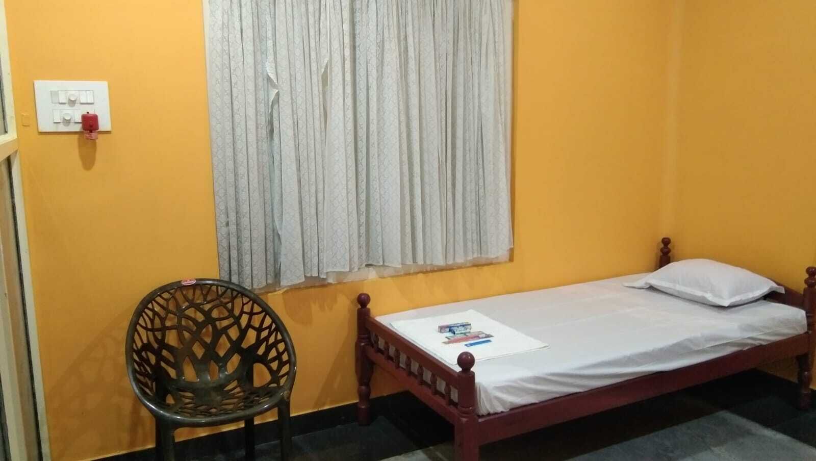 2 bedrooms, in-room safe, iron/ironing board, travel cot