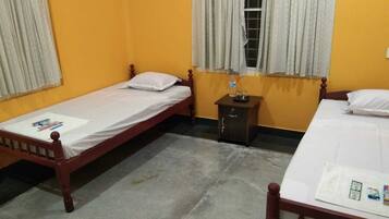 2 Schlafzimmer, Zimmersafe, Bügeleisen/Bügelbrett, kostenloses WLAN