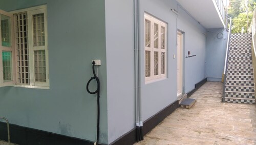  Charis Guest House 2 bed/1 bath near Guruvayur in Kunnamkulam