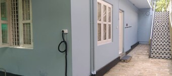  Charis Guest House 2 bed/1 bath near Guruvayur in Kunnamkulam