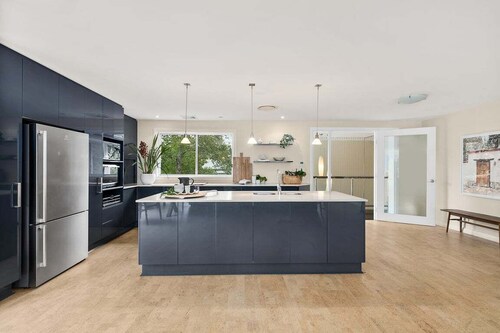 Prince Alfred House - 5-Acre Luxe Retreat in Berry