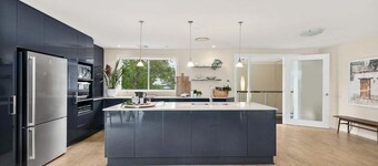 Prince Alfred House - 5-Acre Luxe Retreat in Berry