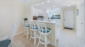 Mikrowelle, Ofen, Herdplatte, Geschirrspüler