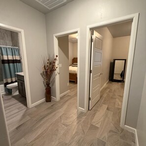 3 Schlafzimmer, Schreibtisch, Bügeleisen/Bügelbrett, kostenloses WLAN