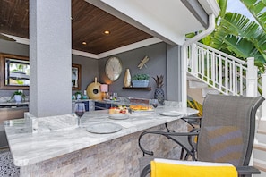 Dining - Luxury Waterfront Getaway with Heated Pool, Dock & Outdoor Kitchen – The Primo House (Fort Myers Beach)