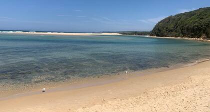 Valla Beach Studio Apartment in Leafy Surroundings, close to beach.