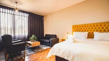Cribs/infant beds