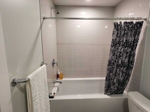 Towels, soap, toilet paper - Feel At Home — Spacious 1BR/1BA with all the Comforts You Need (12mins from YYC) (Calgary)